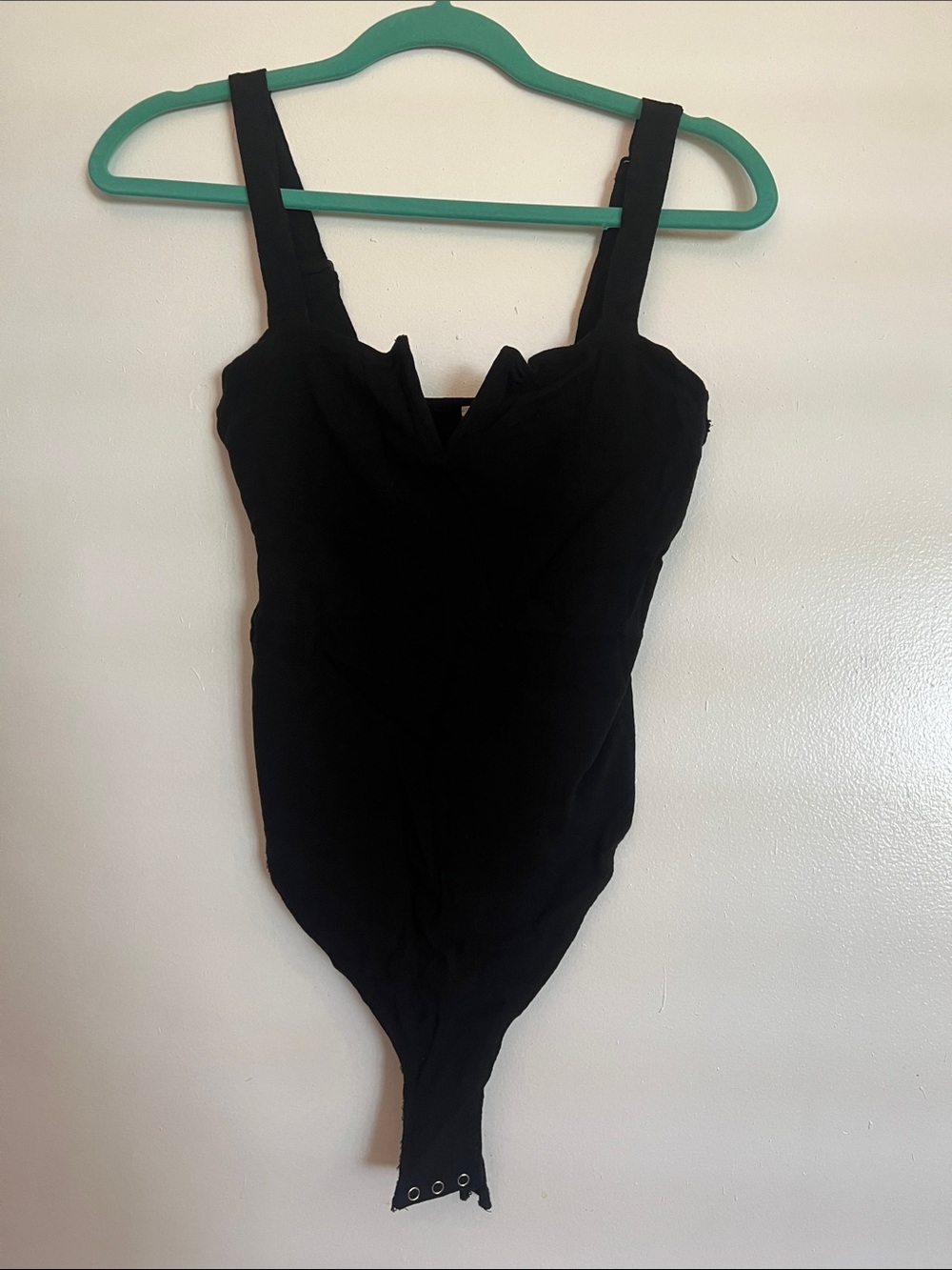 Free People Black Bodysuit with adjustable straps. Built in push-up bra. 🌹